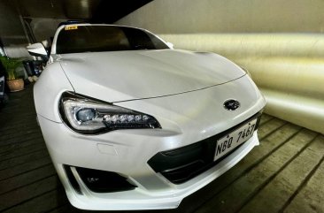 Selling White Subaru Brz 2019 in Manila
