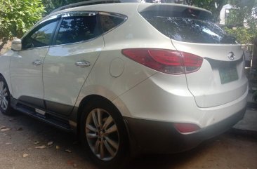 Selling White Hyundai Tucson 2012 in Quezon City