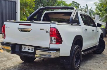 Sell White 2019 Toyota Hilux in Manila