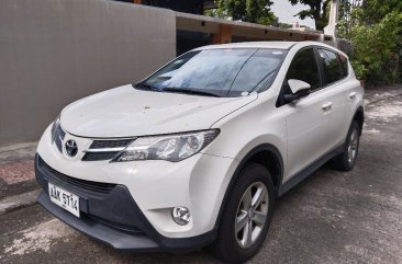 Pearl White Toyota Rav4 2014 for sale in Manila