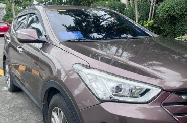 Selling White Hyundai Santa Fe 2013 in Pasig