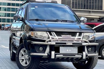 Selling White Isuzu Crosswind 2015 in Makati