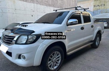 White Toyota Hilux 2013 for sale in Mandaue