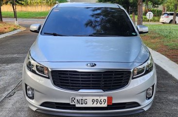 White Kia Grand carnival 2016 for sale in Las Piñas