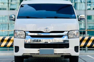 2017 Toyota Hiace  GL Grandia A/T in Makati, Metro Manila