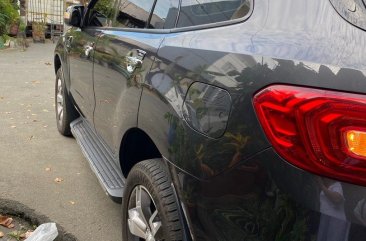 White Ford Everest 2018 for sale in 