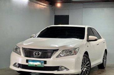 Sell Pearl White 2013 Toyota Alphard in Manila