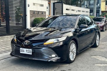 Selling White Toyota Camry 2020 in Pasig