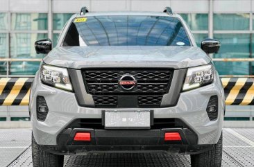 Selling White Nissan Navara 2021 in Makati