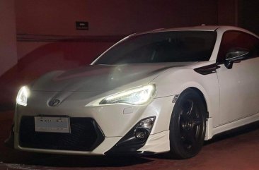 Sell White 2014 Toyota 86 in Manila