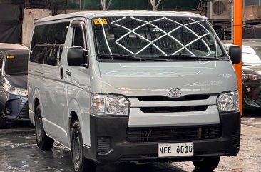 White Toyota Hiace 2022 for sale in 