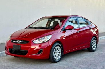 Selling White Hyundai Accent 2018 in Manila