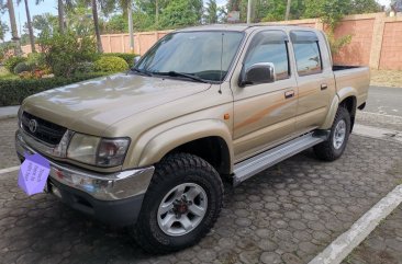 Selling White Toyota Hilux 2023 in Manila