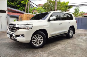 2017 Toyota Land Cruiser Premium 4.5 4x4 White Pearl AT in Parañaque, Metro Manila