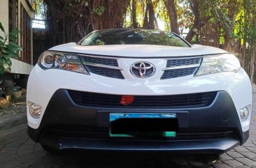 Sell Pearl White 2014 Toyota Rav4 in Manila