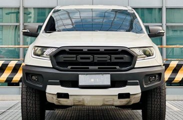 Selling White Ford Everest 2016 in Makati