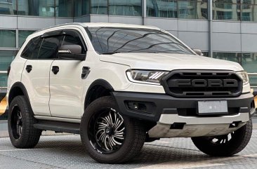 Selling White Ford Everest 2016 in Makati