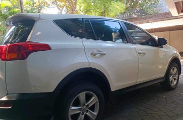 Sell Pearl White 2014 Toyota Rav4 in Manila