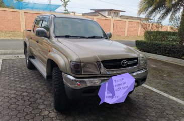 Selling White Toyota Hilux 2023 in Manila