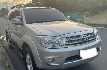 White Toyota Fortuner 2010 for sale in Manual