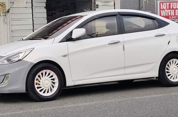 Selling White Hyundai Accent 2015 in Talavera