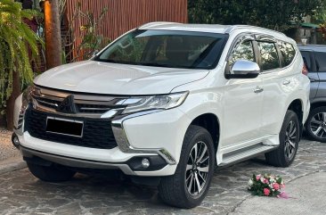 Selling Pearl White Mitsubishi Montero sport 2017 in Manila