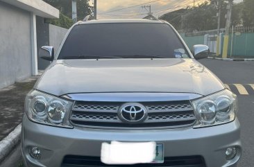 White Toyota Fortuner 2010 for sale in Manual