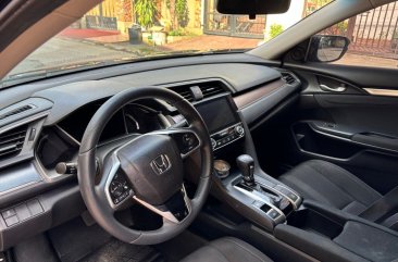 Sell White 2017 Honda Civic in Parañaque