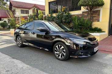 Sell White 2017 Honda Civic in Parañaque