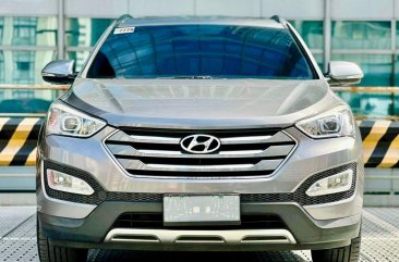 Sell White 2014 Hyundai Santa Fe in Makati