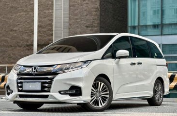 Sell Pearl White 2018 Honda Odyssey in Makati