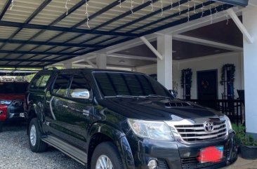 White Toyota Hilux 2013 for sale in Caloocan