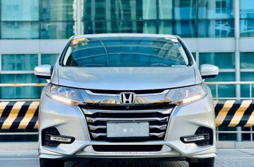 Selling Silver Honda Odyssey 2018 in Makati