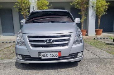 Sell White 2017 Hyundai Starex in Pasig