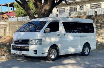 Selling White Toyota Hiace 2017 in Parañaque