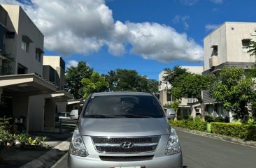 White Hyundai Starex 2013 for sale in Pasig