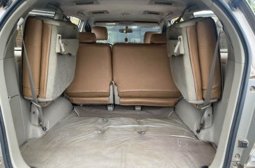 White Toyota Innova 2012 for sale in Manual