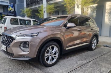 Selling White Hyundai Santa Fe 2019 in Pasig