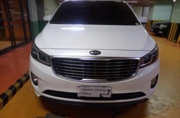 Sell White 2016 Kia Grand carnival in Makati