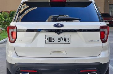 Pearl White Ford Explorer 2016 for sale in Automatic