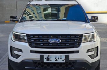 Pearl White Ford Explorer 2016 for sale in Automatic