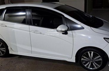 2015 Honda Jazz  1.5 V CVT in Quezon City, Metro Manila