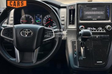2022 Toyota Hiace Super Grandia in Parañaque, Metro Manila