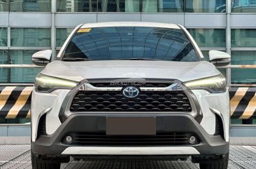 2021 Toyota Corolla Cross Hybrid V 1.8 CVT in Makati, Metro Manila