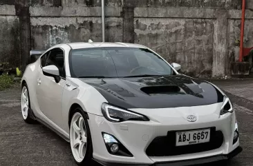 2015 Toyota 86 2.0 White Pearl AT in Manila, Metro Manila