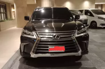 2017 Lexus Lx 570 in Makati, Metro Manila