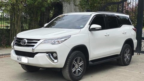 Selling White Toyota Fortuner 2018 In Manila