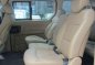 Hyundai Starex VGT GOLD 2011 AT Golden For Sale -4