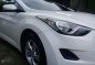 Hyundai Elantra Manual White Sedan For Sale -7