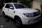 Toyota Fortuner G 2010 automatic diesel for sale -2